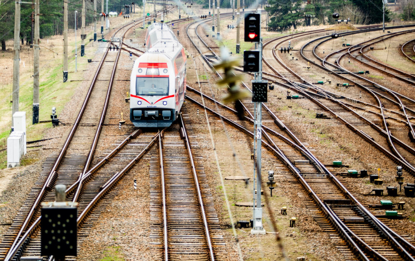 Pasirašyta pagrindinės geležinkelio arterijos ruožo Kaišiadorys–Klaipėda elektrifikacijos finansavimo sutartis